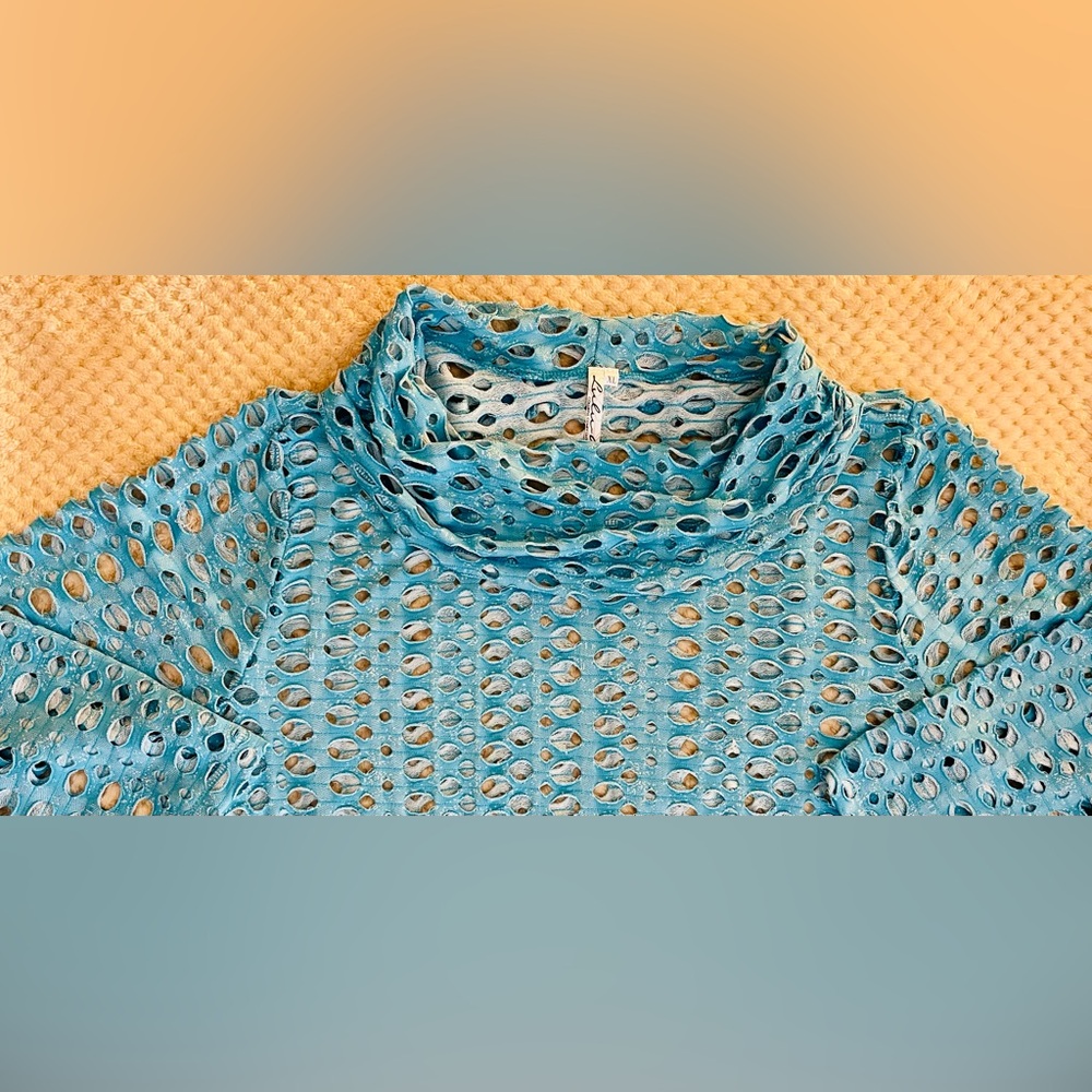 Women’s “Lulu B” Laser Cut Eyelet Hole 3/4 Sleeve Cowl Neck Top - Picture 13 of 15
